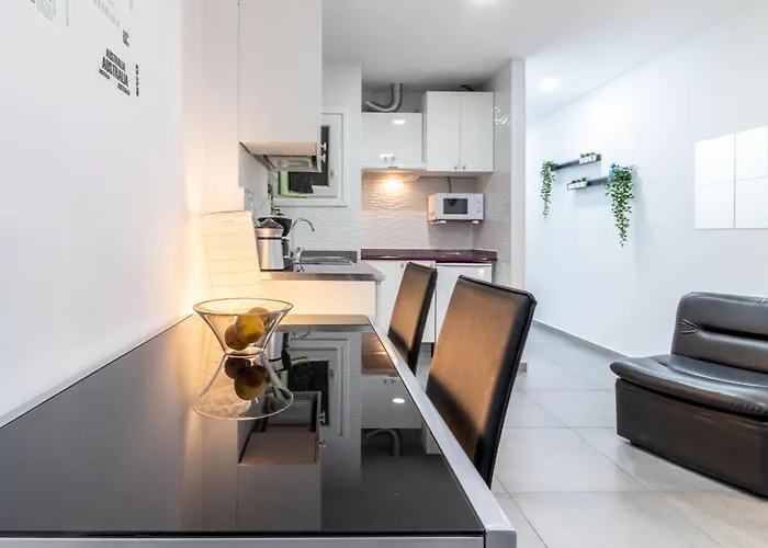 Live Palmas Morote شقة